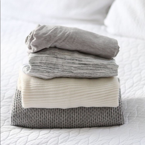 ✨ 5 PIECE MYSTERY BOX ✨ - Picture 3 of 3